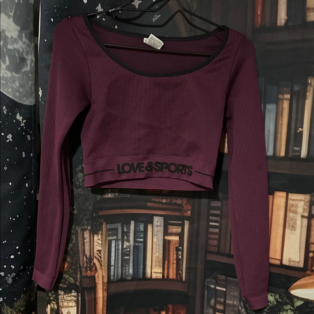 Ribbed Long Sleeve Crop Top in Plum with 'LOVE & SPORTS' Hem